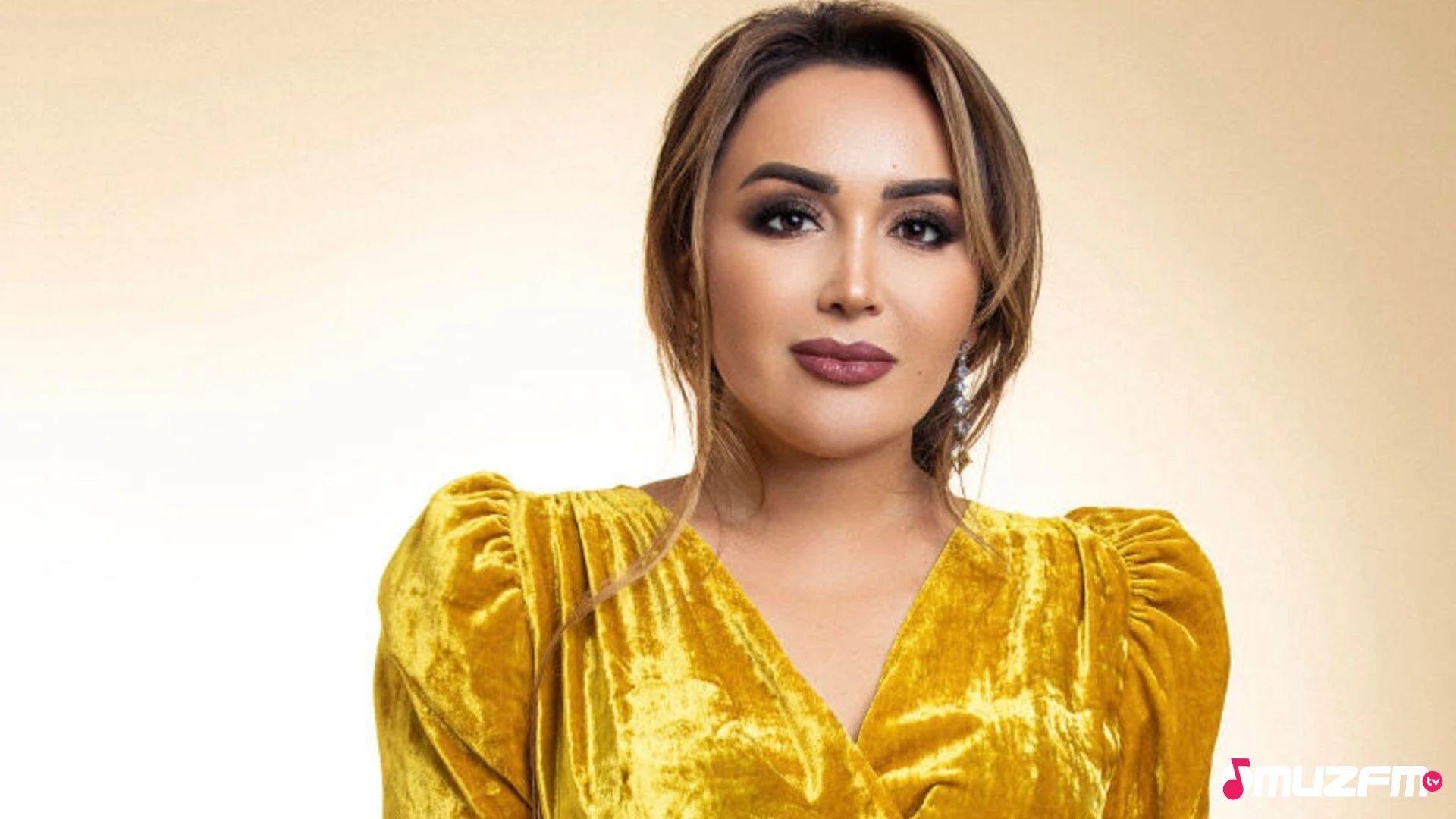 Yulduz Turdiyeva kimni eng yaxshi xonanda deb biladi?